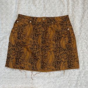 Snake print Denim Mini - size 10